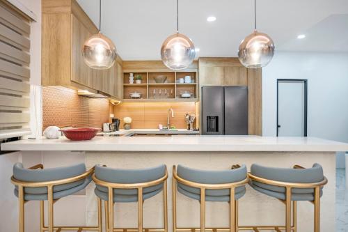 Cozy 3BR, 4BEDS, 2BA Beach Getaway