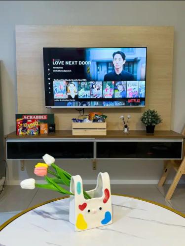 Shore Residences Mall of Asia Pool View 200mbps Free Wi-Fi