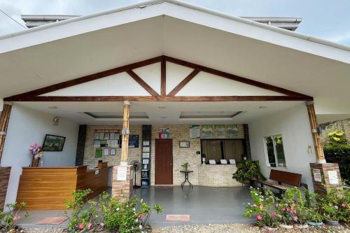 Hidden Valley Beach Resort