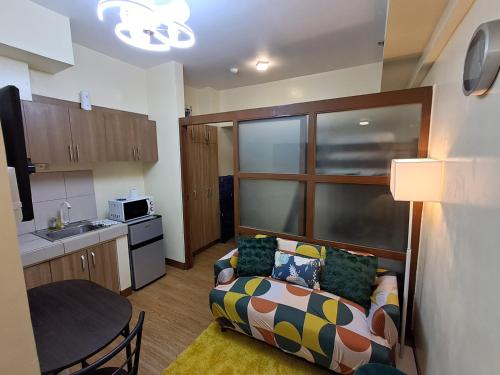 Cozy Home beside mall, MRTBoniEDSA