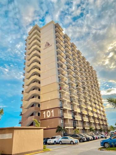 Spacious Condo Unit with Balcony