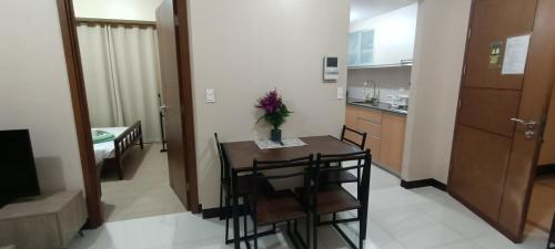 Hilander's 1 bedroom Condotel across terminal 3 Airport