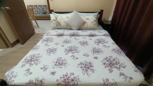 Hilander's 1 bedroom Condotel across terminal 3 Airport