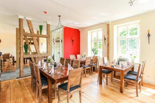 Eshramo Restaurant & Pension