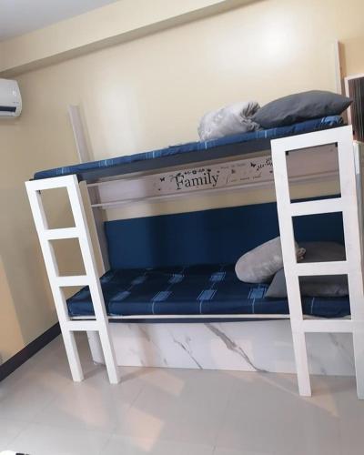 Meraki Space cozy studio unit near mactan airport with balcony