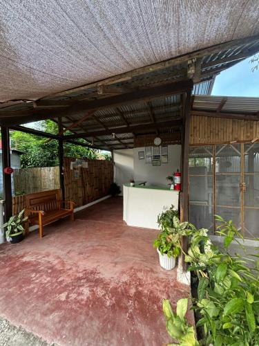 BFF Backpacker's Inn