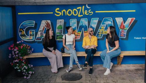 Snoozles Hostel