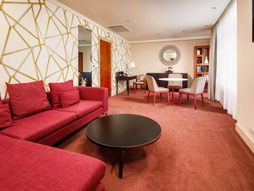 Holland House Hotel Cardiff By Sunday