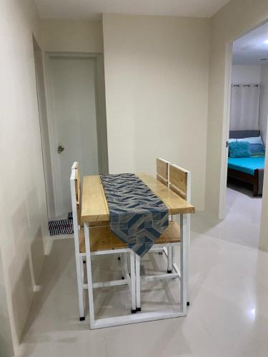 Midpoint Residences Tower 1 Unit 2202