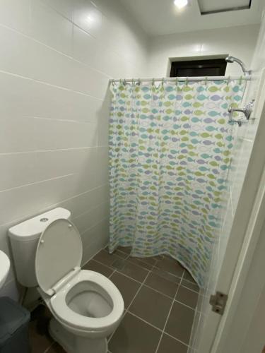 Midpoint Residences Tower 1 Unit 2202