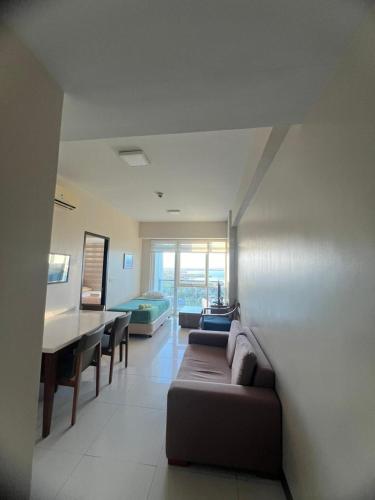 The mactan newtown 1 Bedroom , Beach is P 350 pp