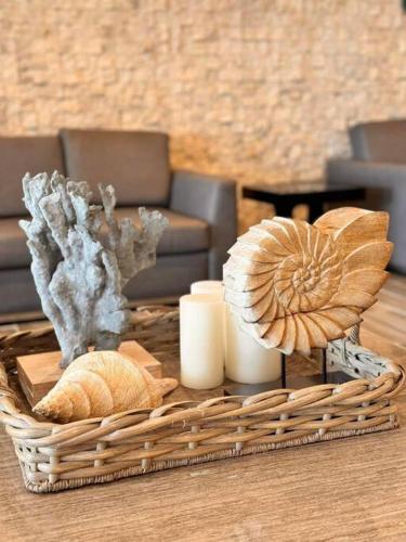 Condo at Shore 1 with Netflix