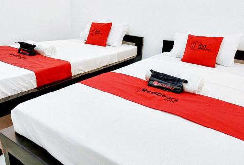 San Antonio Binan by RedDoorz