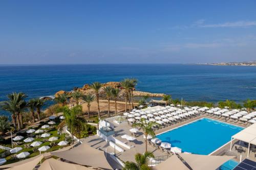 Queen's Bay Hotel