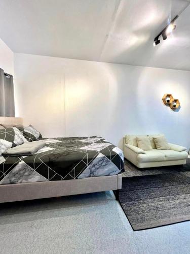 Lee's Transient Unit 4