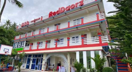 S&l Apartelle Daraga Albay by Reddoorz