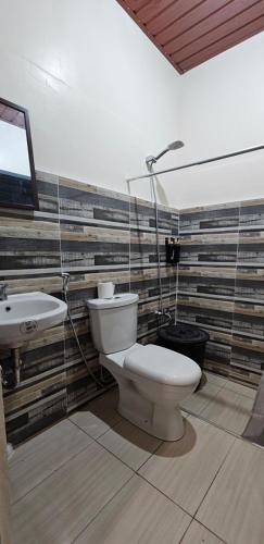 Jorge's Economy Room