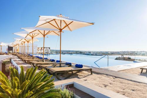 Jupiter Marina Hotel