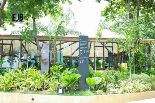 Mactan Condotel Seaview