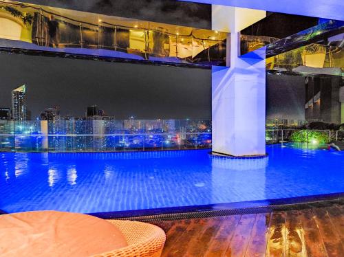 Studio in Makati - Fast WiFi, Big Balcony, Pool and Gym Access