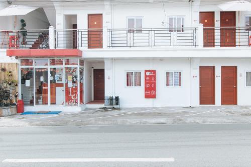 LJ Hotel by RedDoorz