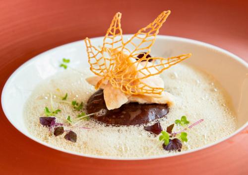 Everness Hotel & Resort