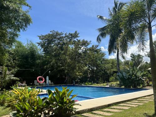 Banlaw Pool & Garden
