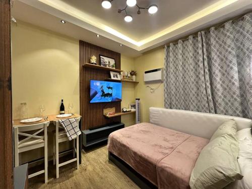 Cozy Unit Right by the Pool with Massage