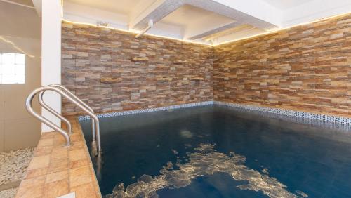 RedDoorz Plus near Tambo Paranaque