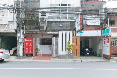 RedDoorz near Mckinley Hill Taguig City
