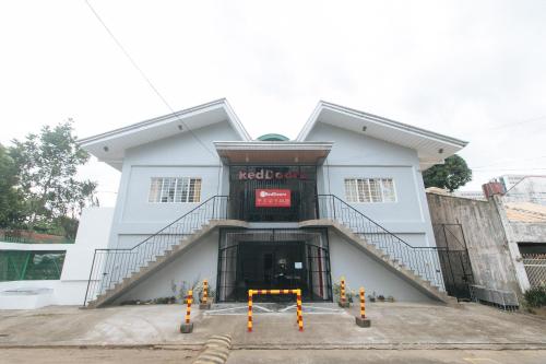Reddoorz @ V-cloud Hills Near De La Salle