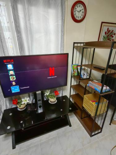 Cozy Townhouse own parking Wi-Fi