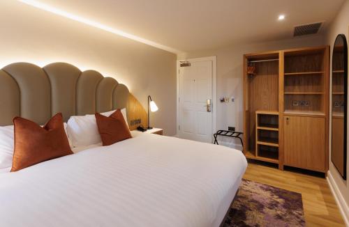 Malone Lodge Hotel & Apartments