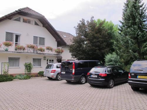 Apartmaji Sobe Ravbar