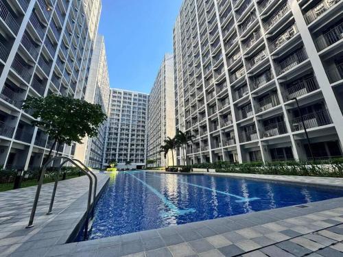 19106 Condotel at Shore 2 MOA wNetflix