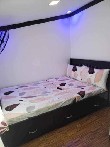 Su Staycation Minimalist