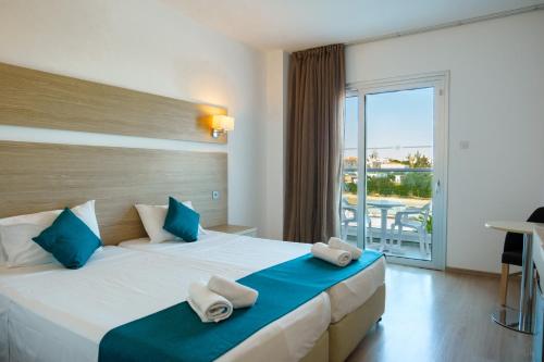 Kapetanios Bay Hotel