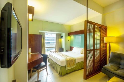 Microtel by Wyndham Mall of Asia