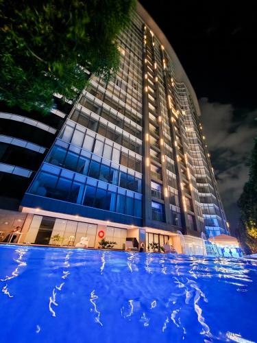 1 Bedroom Apartment in Aeon Towers I City Views I Free Wi-fi, Gym and Pool