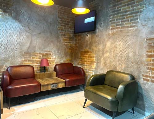 Comfort Center Suit Hotel