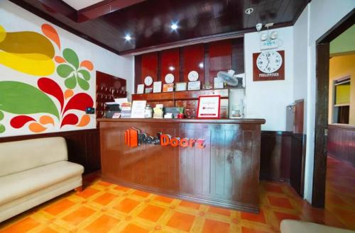 RedDoorz Near Walking Street Angeles City