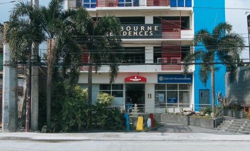 Melbourne Suites Makati by RedDoorz