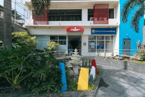 Melbourne Suites Makati by RedDoorz