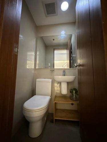 Newly Renovated 2-Storey Loft at Greenbelt 1