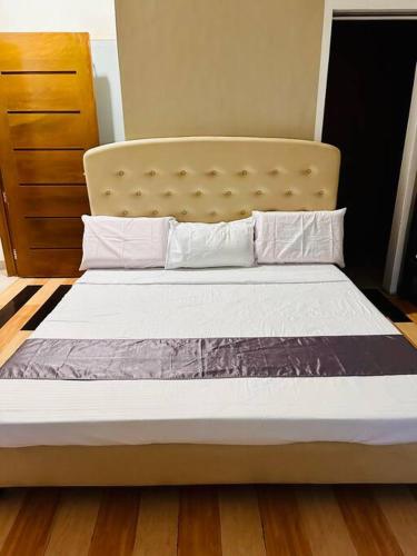 5min to SM, Beside Landbank, max 6 pax