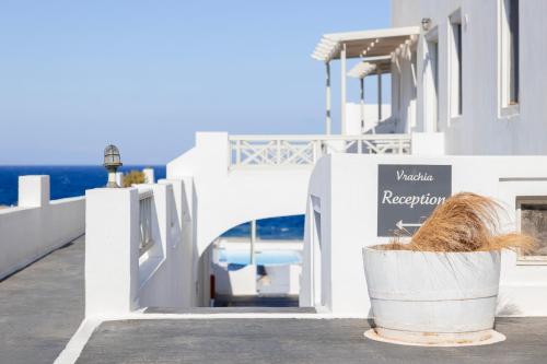 Vrachia Studios & Apartments