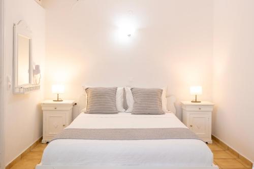 Vrachia Studios & Apartments