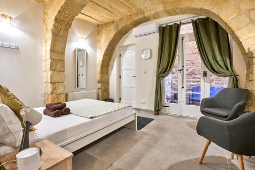 12 -16 , Pacifiku Scicluna