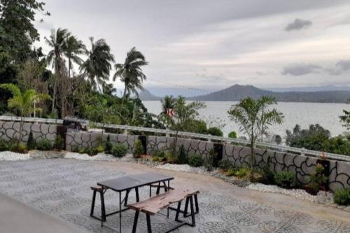 Overlooking Taal Lake and Nature Vibe Staycation