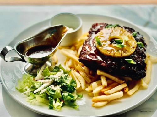 Niu Ohana East Bay Hotel and Apartments